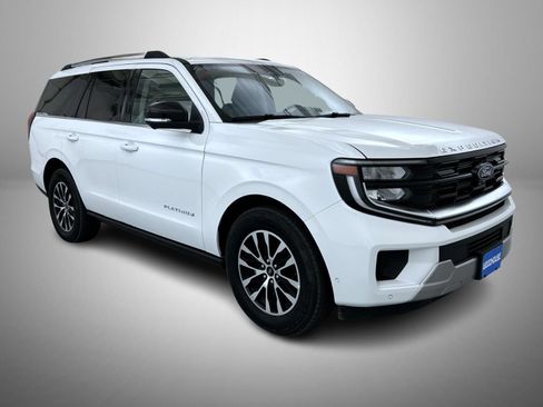 Used 2025 Ford Expedition Platinum AWD/4WD image 3