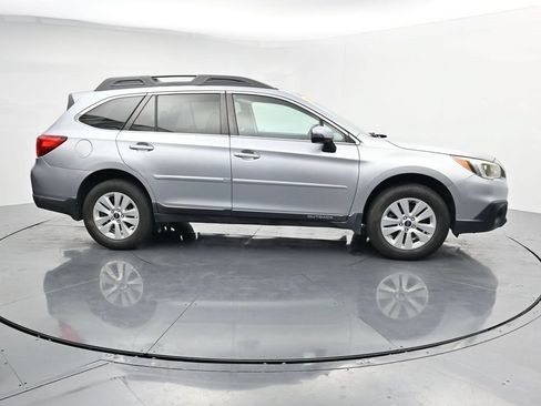 Used 2017 Subaru Outback 2.5i Premium AWD/4WD image 9