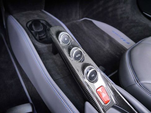 Certified 2022 Ferrari F8 Tributo RWD image 23