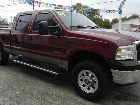 Used 2006 Ford F250 XLT AWD/4WD image 5