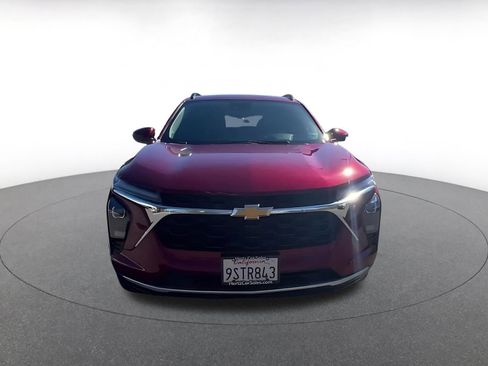 Used 2025 Chevrolet Trax LT image 4