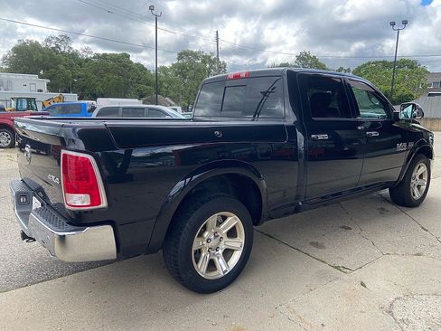 Used 2017 RAM 1500 Laramie AWD/4WD image 4