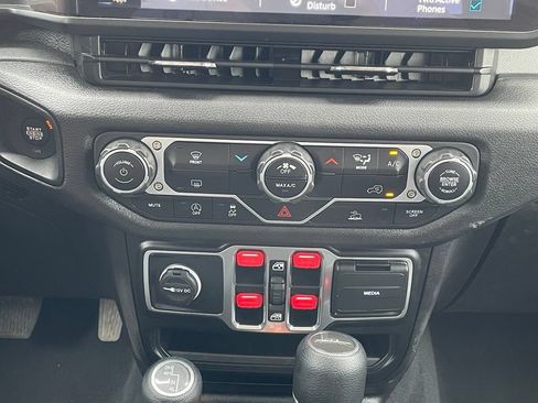 Used 2025 Jeep Gladiator Sport AWD/4WD image 20