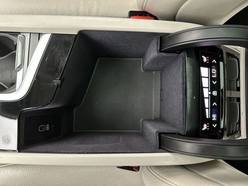 Used 2023 Volvo XC90 B5 Core w/ Protection Package Premier image 20