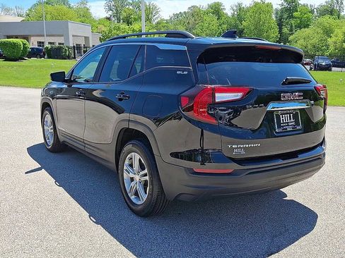 Certified 2023 GMC Terrain SLE w/ Driver Convenience Package FWD image 7