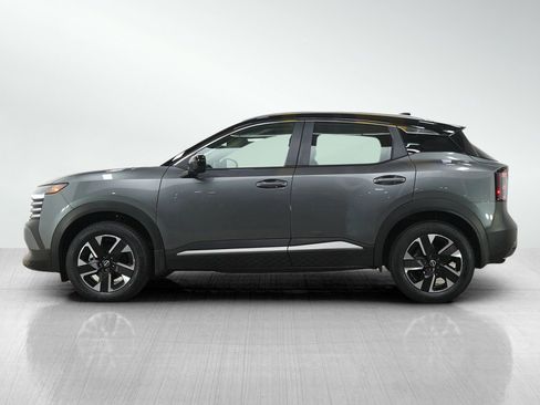 Certified 2025 Nissan Kicks SV w/ SV Premium Package AWD/4WD image 2