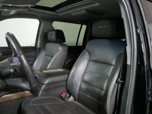 Used 2018 GMC Yukon XL Denali w/ Denali Ultimate Package AWD/4WD image 12