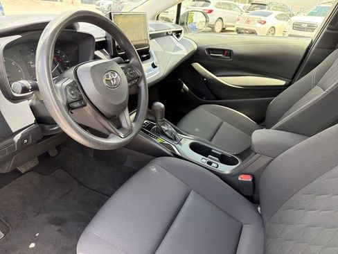 Used 2025 Toyota Corolla LE FWD image 18