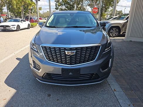 Used 2020 Cadillac XT5 Premium Luxury image 2