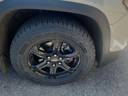 Used 2023 GMC Acadia AT4 w/ Technology Package AWD/4WD image 2
