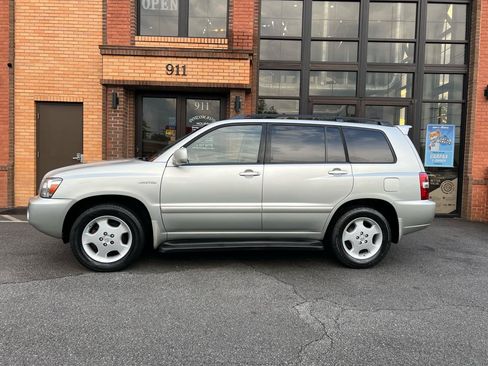 Used 2004 Toyota Highlander 4WD V6 image 4