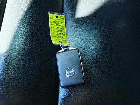 Used 2018 Volvo S90 T8 Momentum w/ Convenience Package image 63