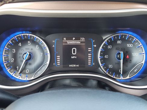 Used 2023 Chrysler Voyager LX image 22