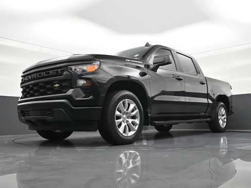 Used 2024 Chevrolet Silverado 1500 Custom RWD image 18