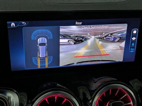 Used 2025 Mercedes-Benz GLB 250 image 16