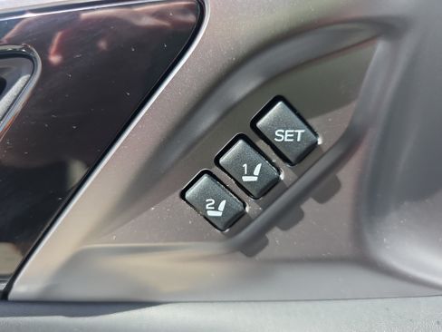 Used 2024 Subaru Outback Limited AWD/4WD image 12