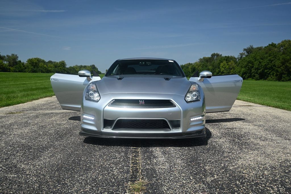 Used 2012 Nissan GT-R Premium AWD/4WD image 10