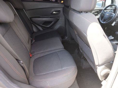 Used 2020 Chevrolet Trax LS w/ Tint and Cruise Package FWD image 15
