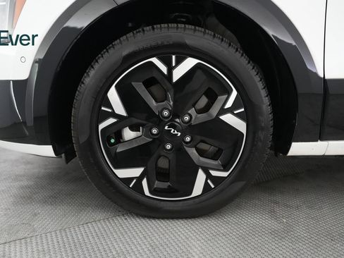 Used 2023 Kia Niro Wave FWD image 19