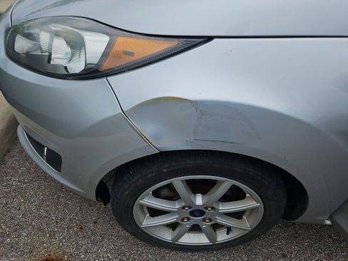Used 2016 Ford Fiesta SE w/ Equipment Group 201A FWD image 3