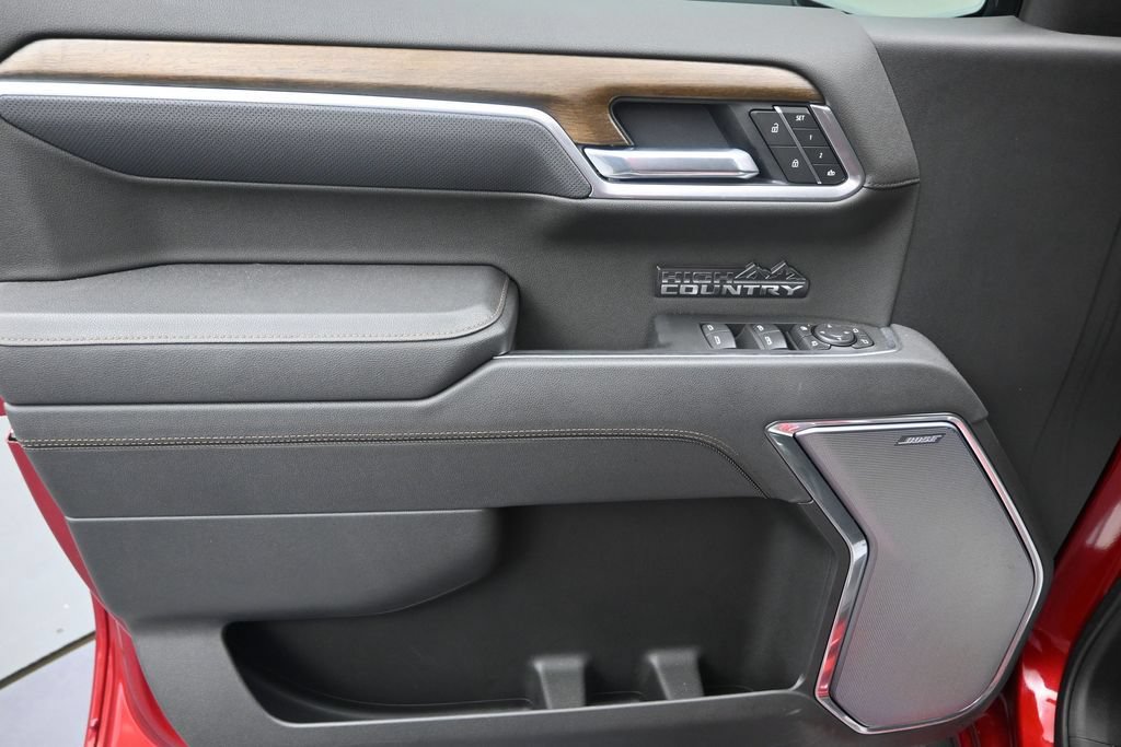 Used 2025 Chevrolet Silverado 1500 High Country RWD image 11