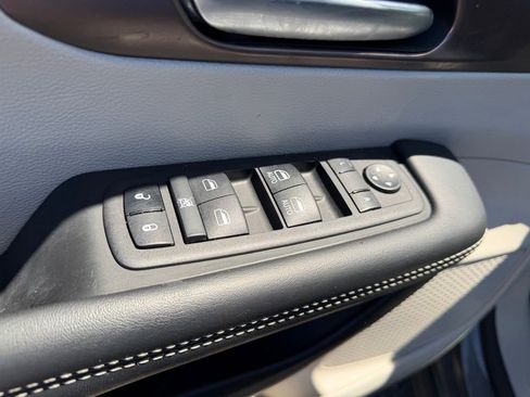 Used 2023 Chrysler Voyager LX FWD image 20