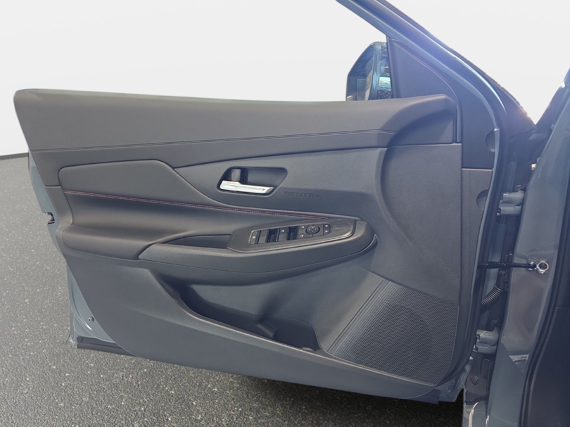 New 2027 Nissan Sentra SR w/ Floor Mat Package FWD image 26
