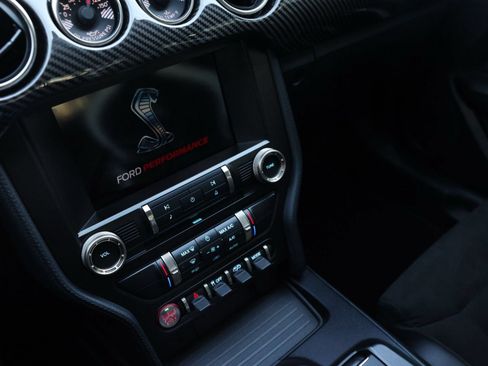 Used 2021 Ford Mustang Shelby GT500 w/ Carbon Fiber Track Pack RWD image 42