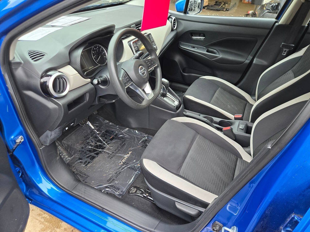 Used 2021 Nissan Versa SV FWD image 9