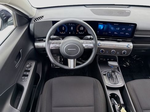 Used 2025 Hyundai Kona SE image 21