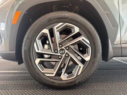 Used 2025 Hyundai Tucson Limited AWD/4WD image 11
