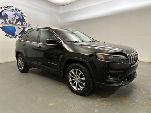 Used 2019 Jeep Cherokee Latitude Plus w/ Comfort/Convenience Group AWD/4WD image 13