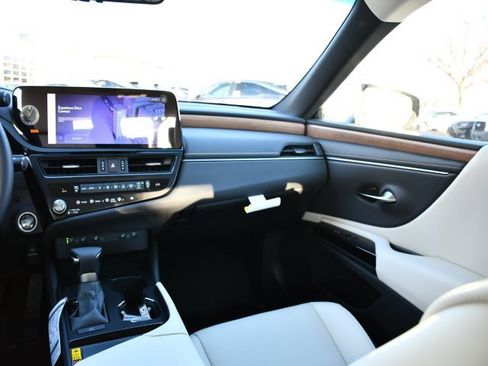 New 2025 Lexus ES 350 w/ Premium Package image 19