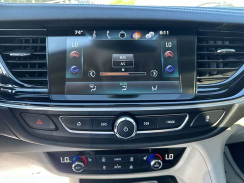Used 2018 Buick Regal Essence w/ Driver Confidence Package #1 AWD/4WD image 24