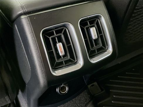 Certified 2025 Kia Sorento LX image 27