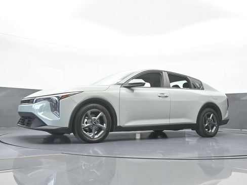 Used 2025 Kia K4 FWD image 53