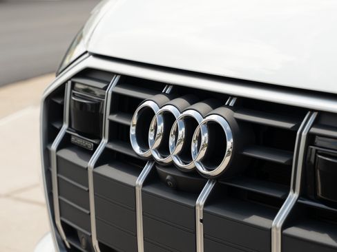 Certified 2025 Audi A6 3.0T allroad Prestige AWD/4WD image 37
