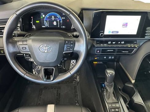 Used 2025 Toyota Camry SE FWD image 18