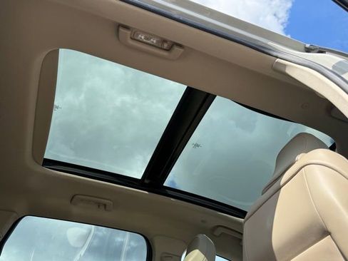 Used 2022 Lincoln Nautilus Reserve w/ Equipment Group 201A image 8