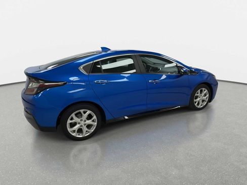 Used 2017 Chevrolet Volt Premier w/ Driver Confidence II Package FWD image 9