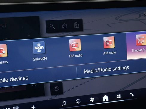 Used 2024 BMW 740i xDrive image 51