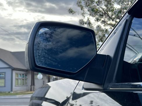 Used 2017 Chevrolet Silverado 1500 LTZ Z71 w/ LTZ Plus Package AWD/4WD image 8