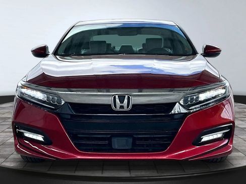 Used 2019 Honda Accord Touring image 2