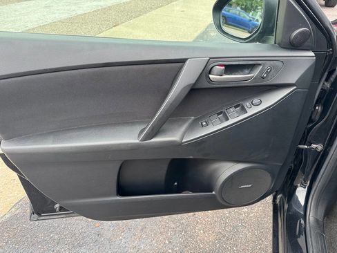 Used 2011 MAZDA MAZDA3 i Touring image 11