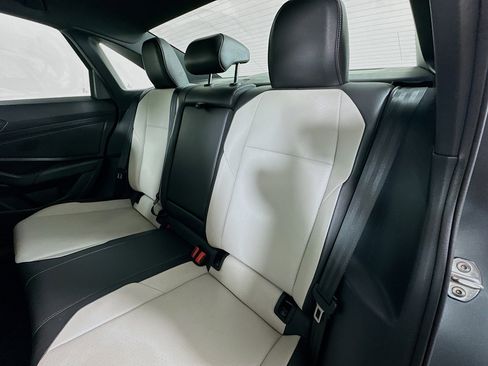 Used 2020 Volkswagen Jetta R-Line image 21