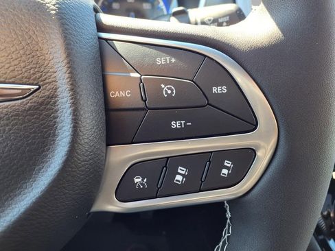 New 2026 Chrysler Pacifica Limited AWD/4WD image 14