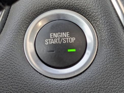 Used 2023 Chevrolet Traverse RS AWD/4WD image 38