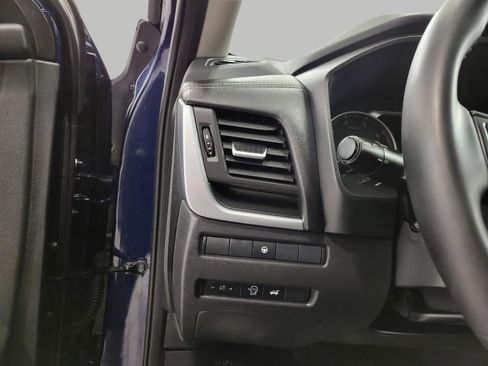 Used 2025 Nissan Rogue SV image 11