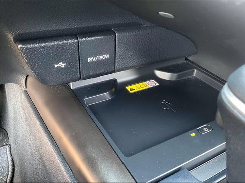 Used 2024 Toyota Camry XLE FWD image 15