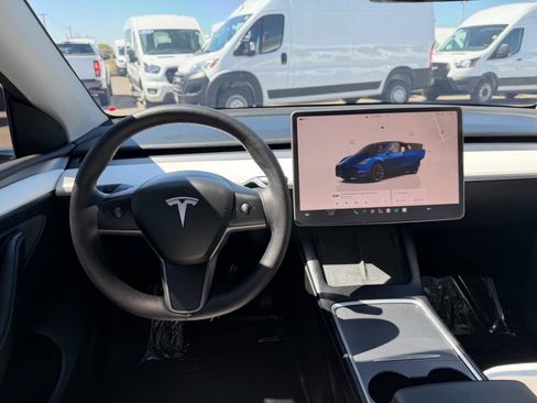 Used 2023 Tesla Model Y Long Range AWD/4WD image 23